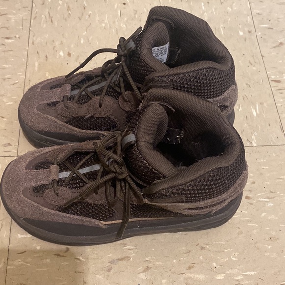 Original Yeezy Dessert Boots Brown KIDS size 1 1/2 - Picture 2 of 8